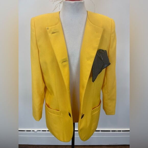 Vintage yellow and black buttoned woman’s blazer || Blazer  with shoulder pads - Picture 8 of 10